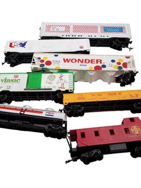 ​Vintage HO Scale Model Train Car Lot of 7 - Tyco Bachmann Exxon Wonder Bread